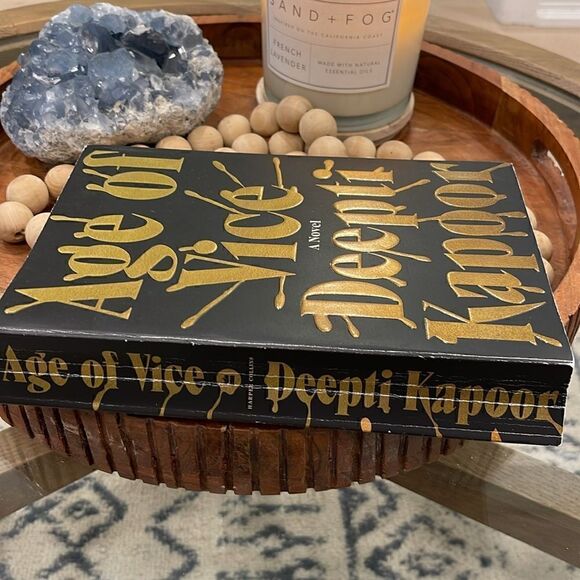 Deepti Kapoor - Age of Vice: A Novel - Picture 3 of 5